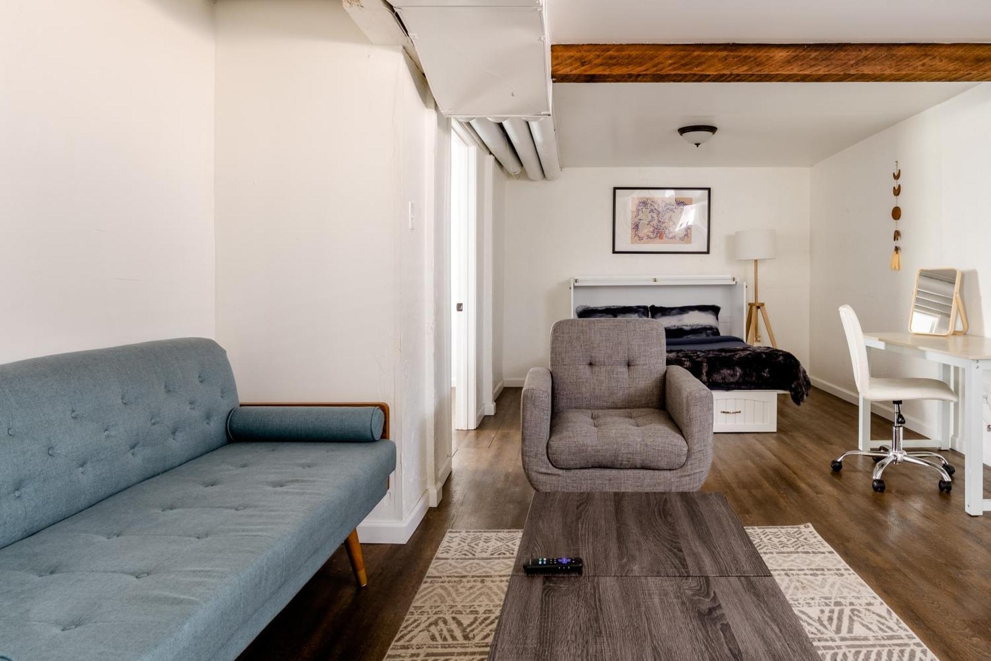 Collection - Spacious 4 Bedroom W Two Kitchens Portland