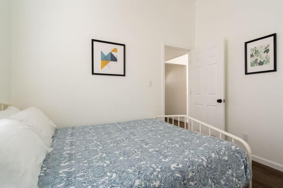 Collection - Spacious 4 Bedroom W Two Kitchens