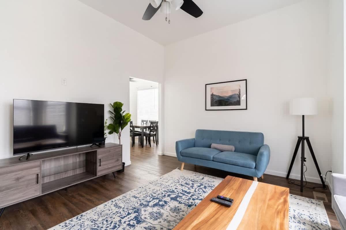 Holiday home Collection - Spacious 4 Bedroom W Two Kitchens