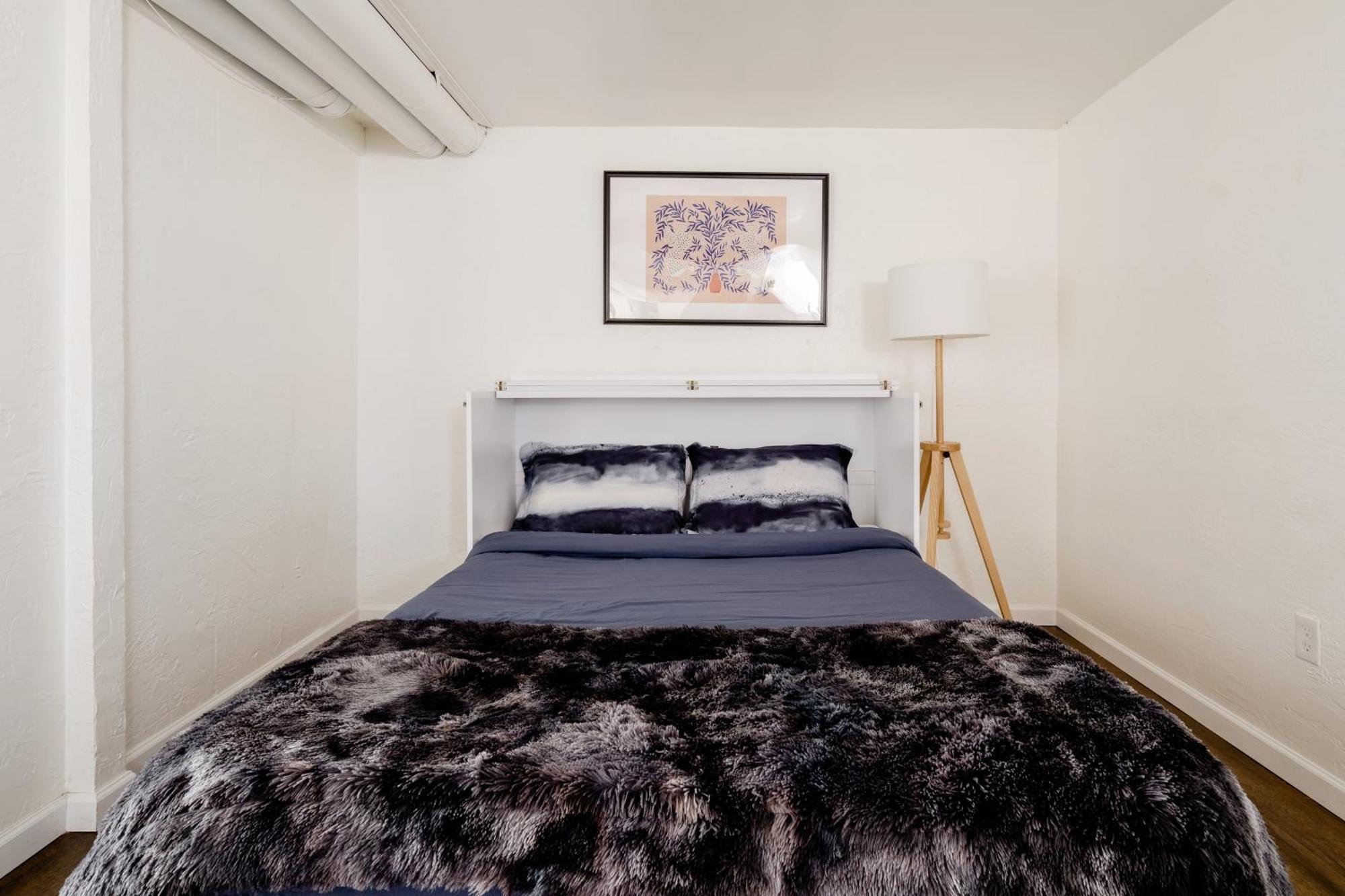 Collection - Spacious 4 Bedroom W Two Kitchens Portland