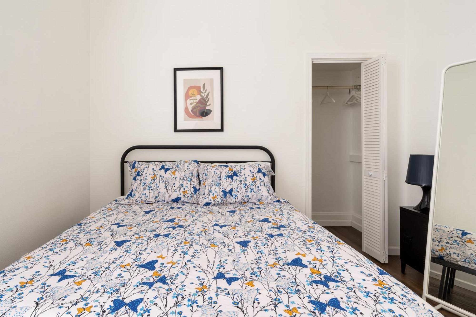 Collection - Spacious 4 Bedroom W Two Kitchens Portland