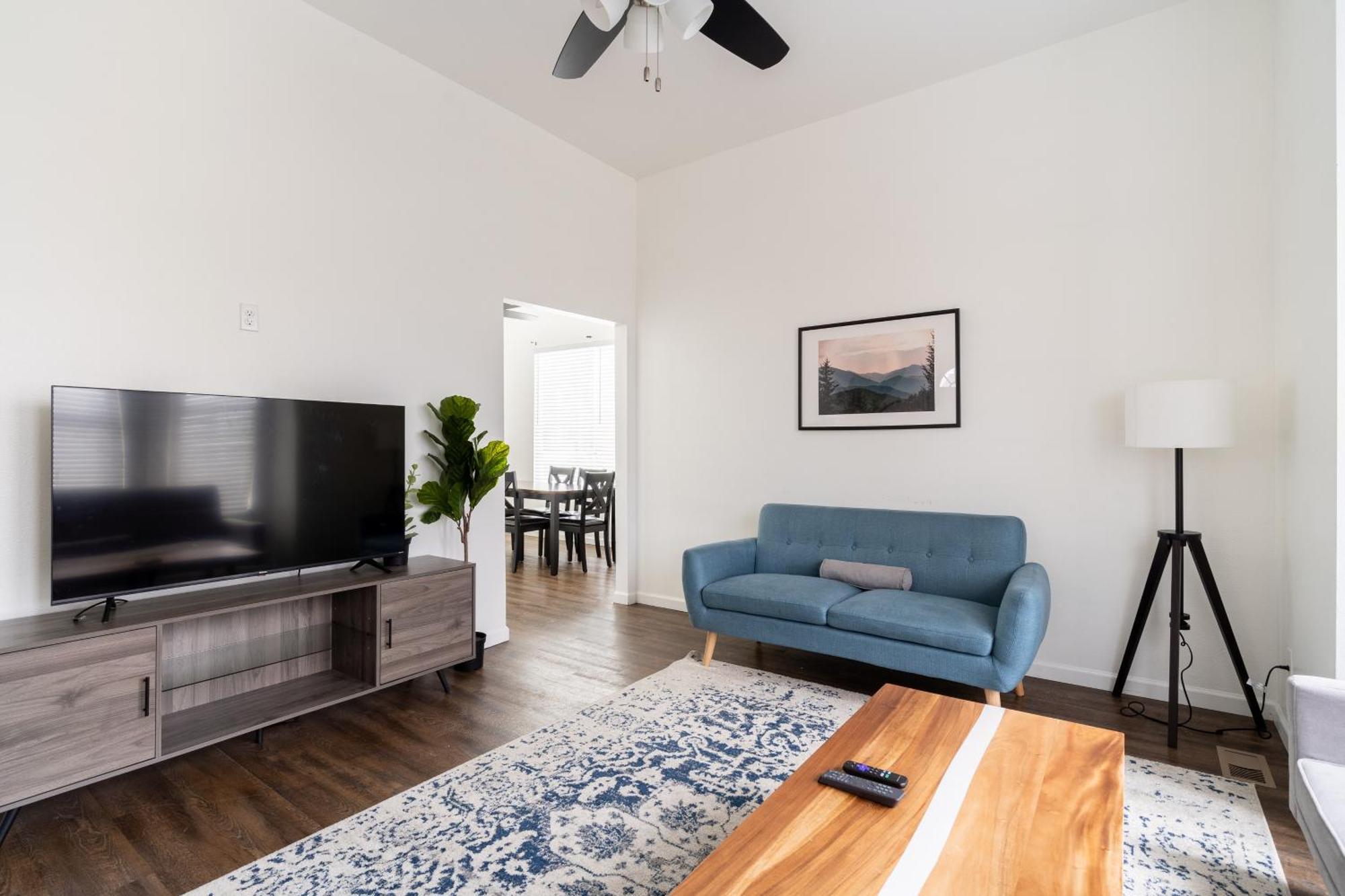 Collection - Spacious 4 Bedroom W Two Kitchens * Portland