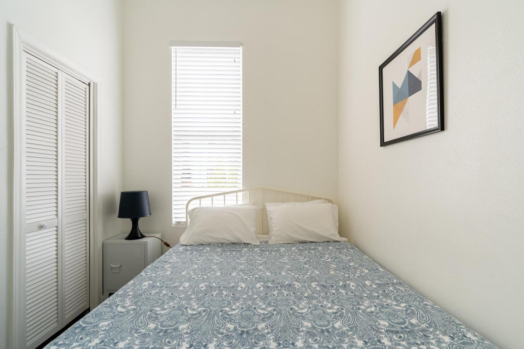 Collection - Spacious 4 Bedroom W Two Kitchens Holiday home