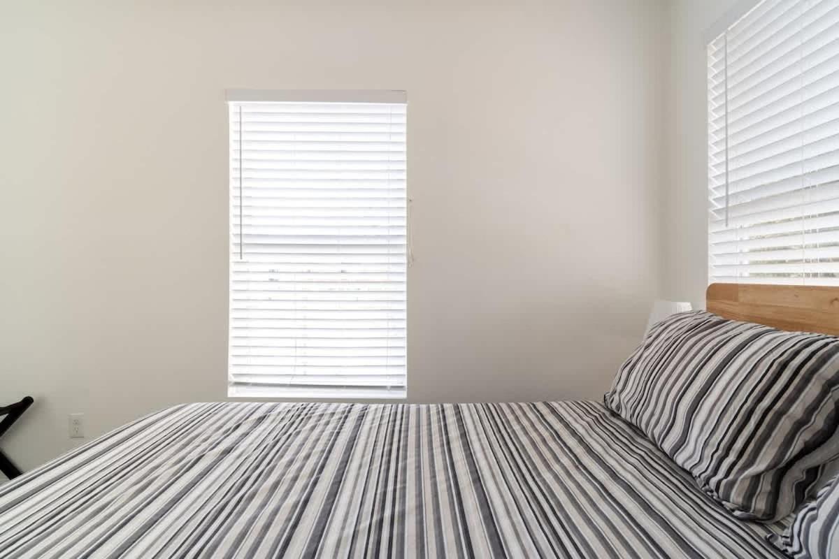 Collection - Spacious 4 Bedroom W Two Kitchens *